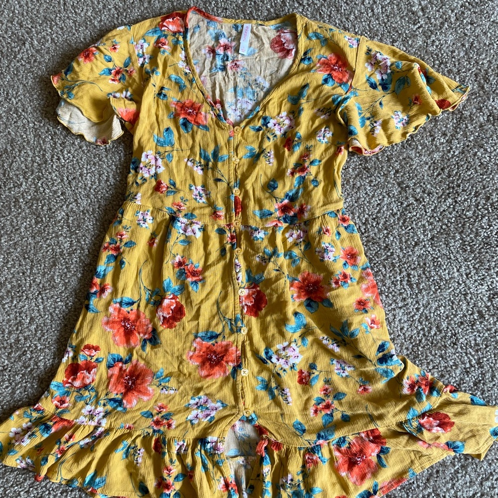 Xhiliration size small flattering yellow dress